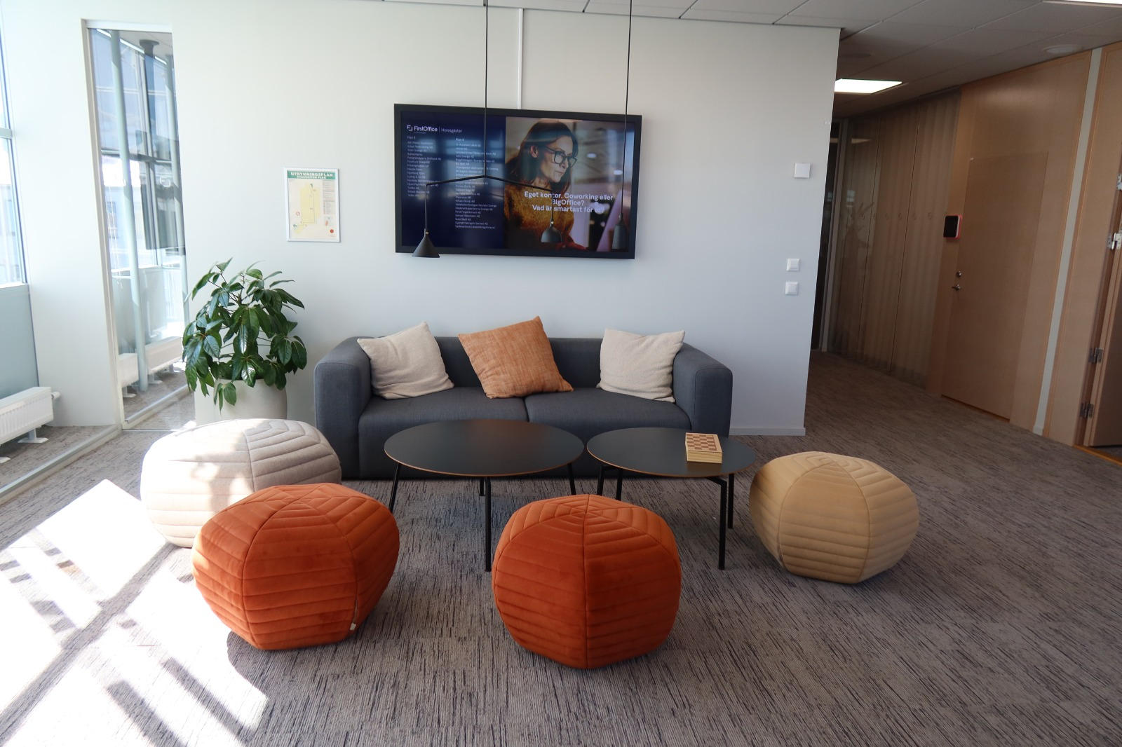 Lounge och kreativ arbetsmiljö hos Team Gruble i Västerås